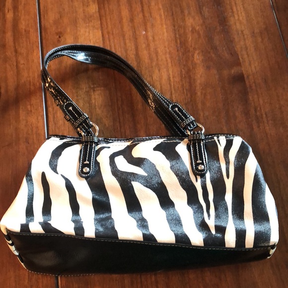 Nine & Co Purse - Picture 8 of 10